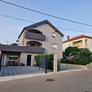 https://apartment-dome-biograd-na-moru.hotelinzadar.com